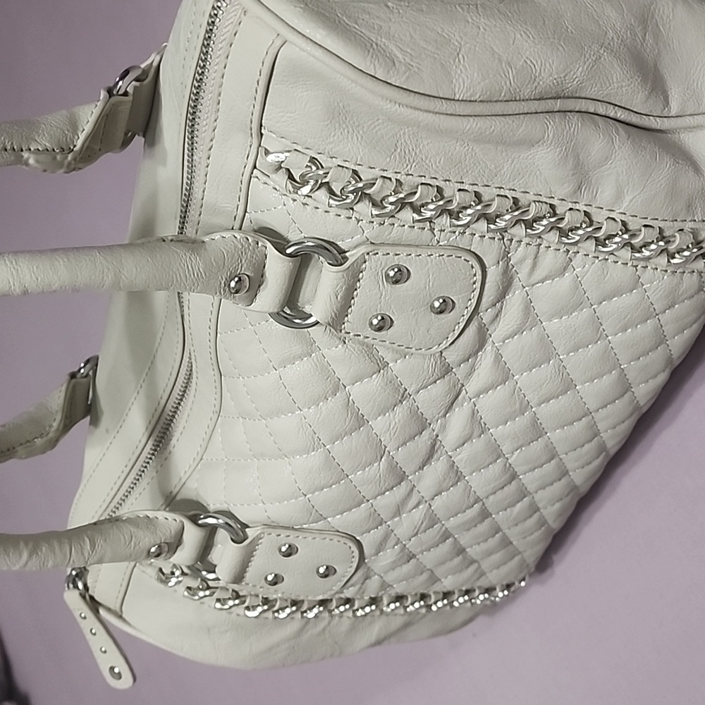 Beige Handbag ๐ - Picture 6 of 8